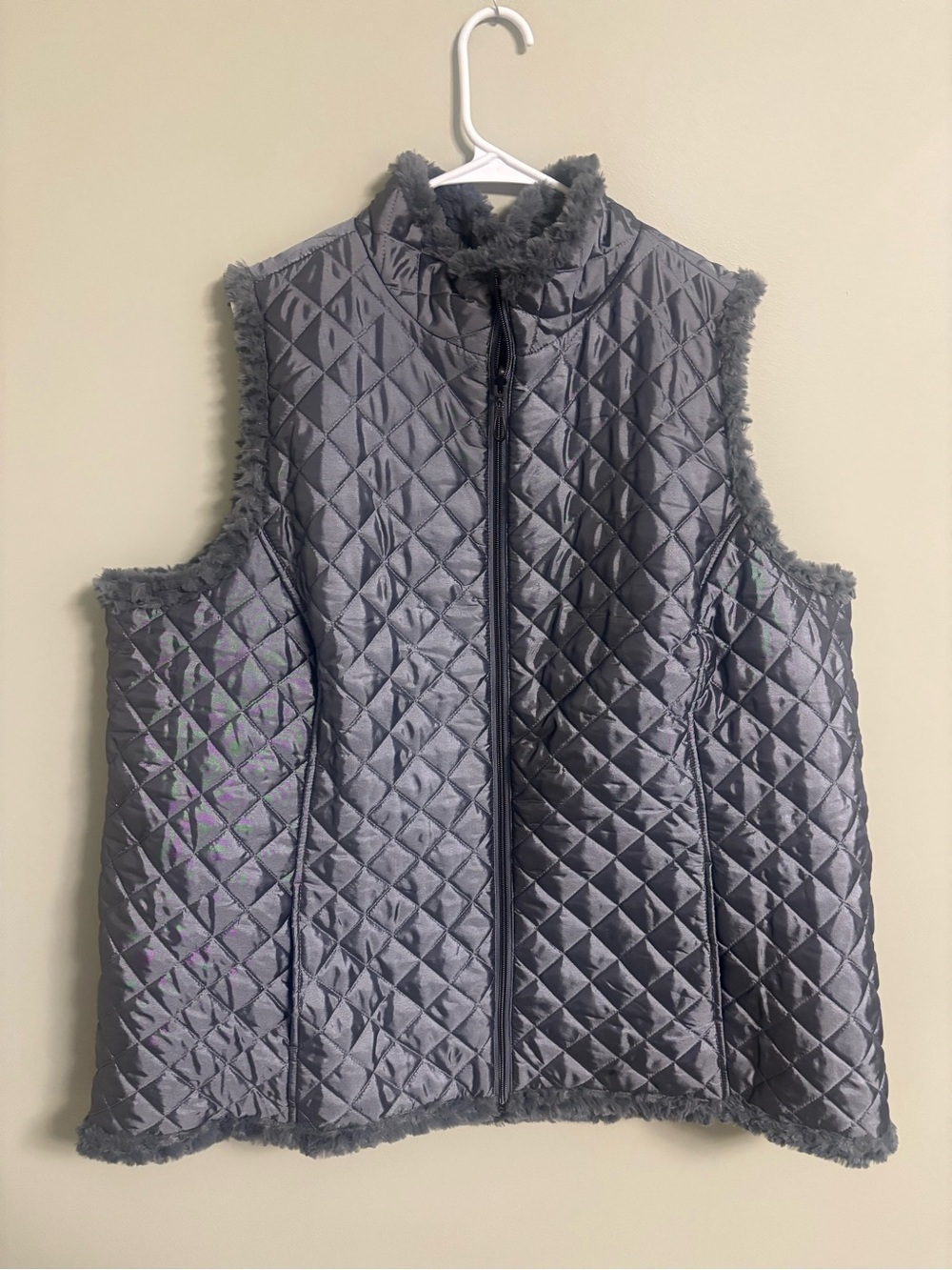Denim & Co. Reversible Textured Faux Fur Quilted Vest Zip Front Grey Size 2X New